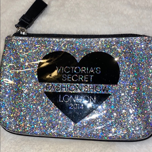 Victorias Secret Bling Fashion Show Key Ring Coin Change Purse Bag Wallet NWT